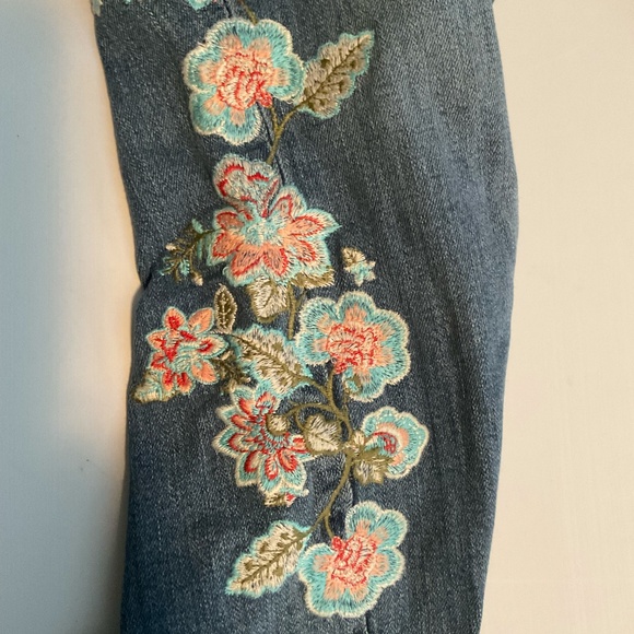J. Jill Embroidered Denim Crop Jeans - Picture 5 of 7